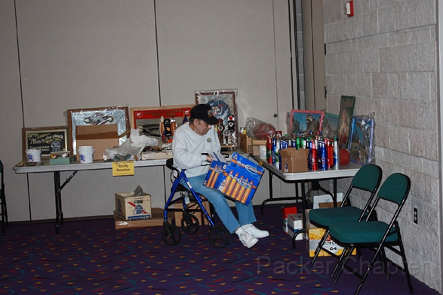2009TAT_ 189.jpg - Gordy Durocher Setting Up.